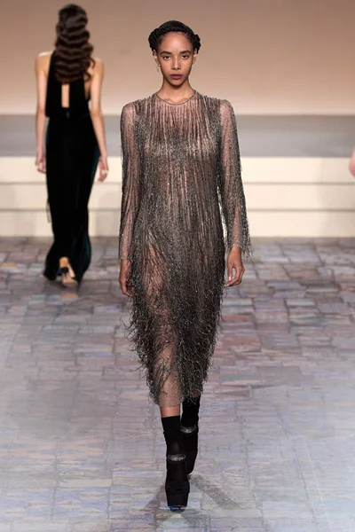 Look 77
